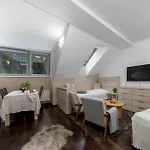 Anensky C303 S Wellness , O2 Tv A Stabilni Rychlou Wifi, S Moznosti Dokoupeni Bufetovych Snidani A S Moznosti Dokoupeni Masazi הַרָכוֹב